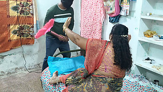 Mathvan, Who Lives in the Same House, Saw the House Owner’s Wife Wearing Panties and Wants to Taste Her