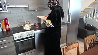 Big Ass Hijab Stepmom Takes BBC From Muscular Stepson - Julia North Hardcore