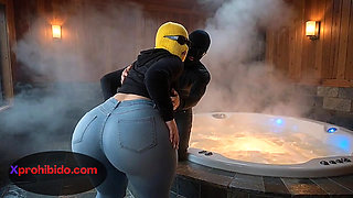 Big Ass Girl Bouncing Her Enormous Butt in Thin Thong
