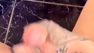 Bibibratx Masturbates On The Bathroom Floor