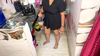 Step Stepbrother-in-law Fucks Step Stepsister-in-law in Kitchen First Time Passion
