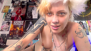 Cute Goth Gurl No Makeup Gets the Hiccups