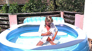 Dirtymilftina Fuck Me in the Pool
