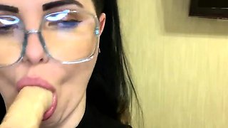 Playful webcam babe with brunette hair