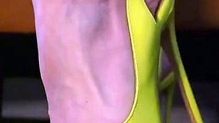 Close up amateur masturbating solo