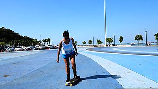 Skateboarding fail of big butt Thai MILF