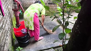 I see my aunty going to take a bath after I hugged and Fucking ass