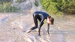 Amateur super hot brunette masturbating 3 mp4