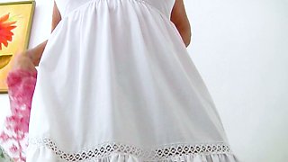 Nan Isabel masturbates before going to the pub