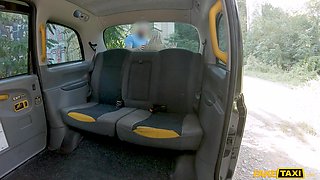 Blonde Taxi Passion with Dulce Maylene in Healing Heat
