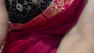 Sassy Riya Saare Close up Cleavage