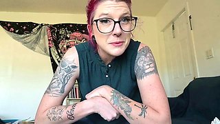 Tattooed Missellie8 Humiliates Guy