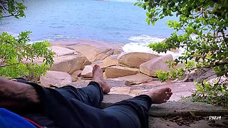 Beach Handjob Surprise Cumshot - Amateur Couple Outdoor Sex