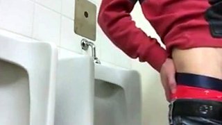 Twink's Handjob in the WC