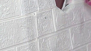 Gloryhole the Dick Reacts to Every Move