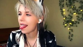 Blonde emo amateur solo masturbation