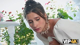 Vip4k. bride was having a nasty porn with a toastmaster while the groom was watching