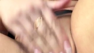 Isabelle Eleanore Pleasures Rubbing Her Cunt While Driving