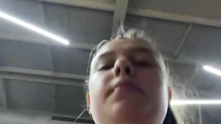 Jucielussie playing with herself in the gym