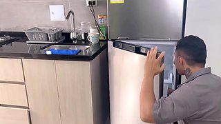 Electrician’s Quick Latina Fuck Before He Leaves