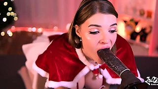 Cute amateur webcam teen girl toying pussy on webcam