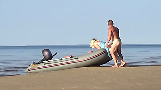 Boatman Fucked a Hot Tourist