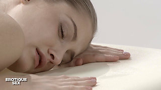 Beautiful Client Tiffany Tatum Fucked by Lucky Masseur