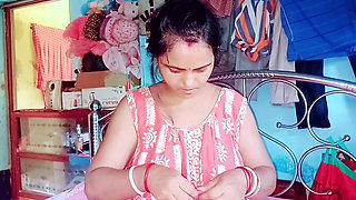 Komal's girlfriend sat on brother-in-law's clothes and started screaming, brother-in-law, you want to see your penis