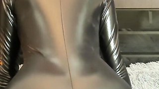 Mistress lets you see her body