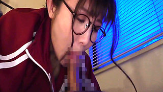 Late Night Blowjob Lessons From an Inexperienced Stepsister