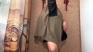 Turkish Halima Gives Jerk off Instruction