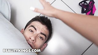 Sultry Julia De Lucia and Jordi El Nino Polla at brunette xxx