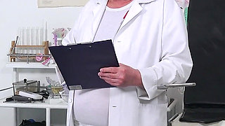 Physical and cunt exam of czech BBW