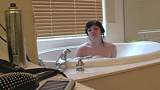 Solo Dream Babes Andi in the Tub