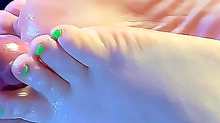 Amateur Housewife Foot Fucking Oiled Wrinkled Soles