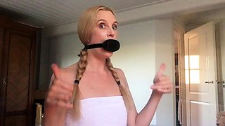 Blonde emo amateur solo masturbation