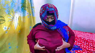 Arab Hotel BBW Maid Was Horny in Saudi Arabia & I See Her Big Ass & Big Tits & Start Masturbat