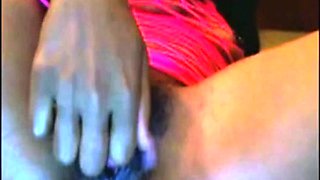 Ebony Squirts with Dildo on Webcam