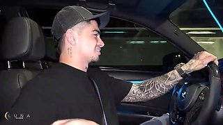 Young Colombian woman has sex in a car on public roads - Luna Vitaler and Duvan Saray