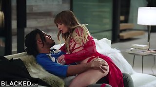 BLACKED Exhibitionist Naomi fucks BBC for voyeur neighbor