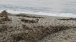 Teen Girl Masturbate on the Beach