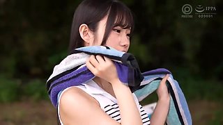 ミニ系のEカップ美女がスポーツコスプレで野外やプールサイドで淫乱エッチ