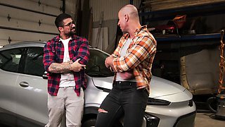 Two guys masturbate before camping trip!