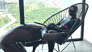 Hot Session on the String Chair T2, Giving Gloomy What She Needs - Alex Latex