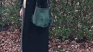 My Muslim Girlfriend Shows Her Pussy Outside in the Park.