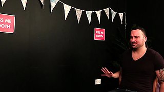 Cockhungry CFNM baes cocksucking