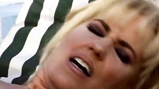 Well-formed date's mother dirt