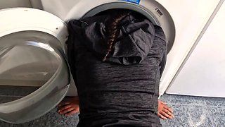 I fuck my stepsister trapped in the washing machine and cum in her perfect 18-year-old ass