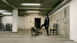 Dominatrix Mistress April - Holiday with My Slave