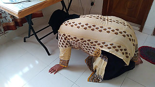 Fucking a Beautiful Maid in Saudi Arabia